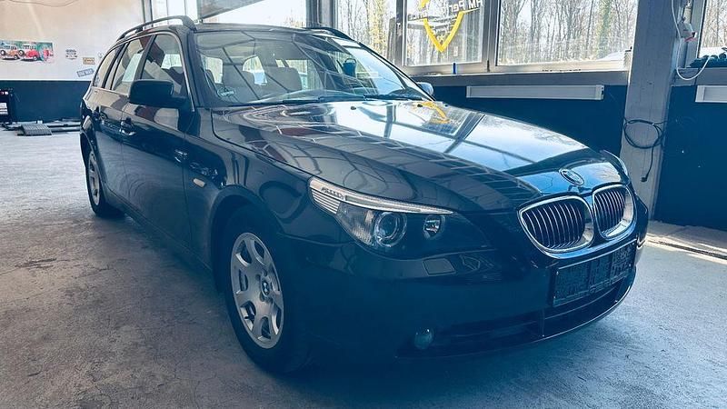 Gebraucht BMW 525 177 PS (130 kW) 2004 Schwarz Kombi