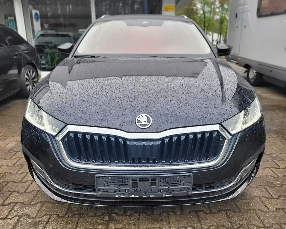 Usata Skoda Octavia Style 150 CV (110 kW) 2023 Nero Station wagon
