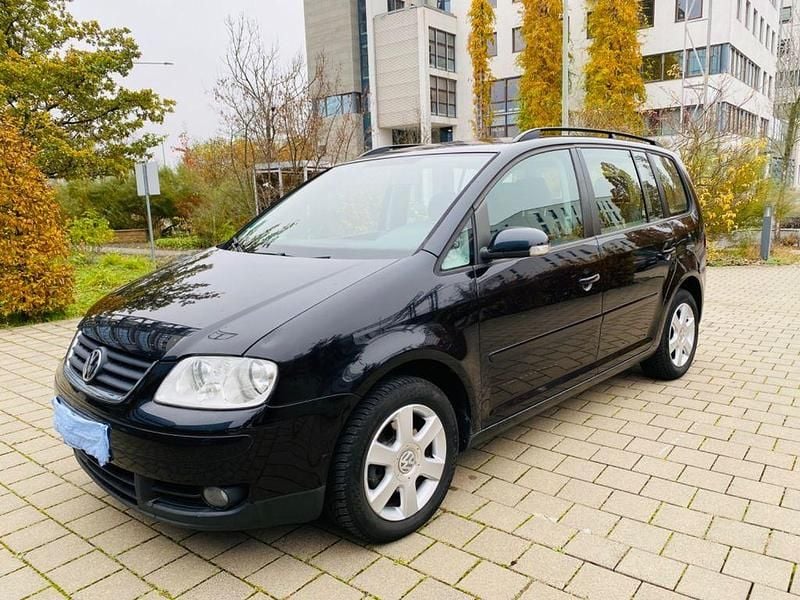 Schwarz Gebraucht 2007 VW Touran Van / Kleinbus | 3.990 € (Fairer Preis) - Bild 1/4