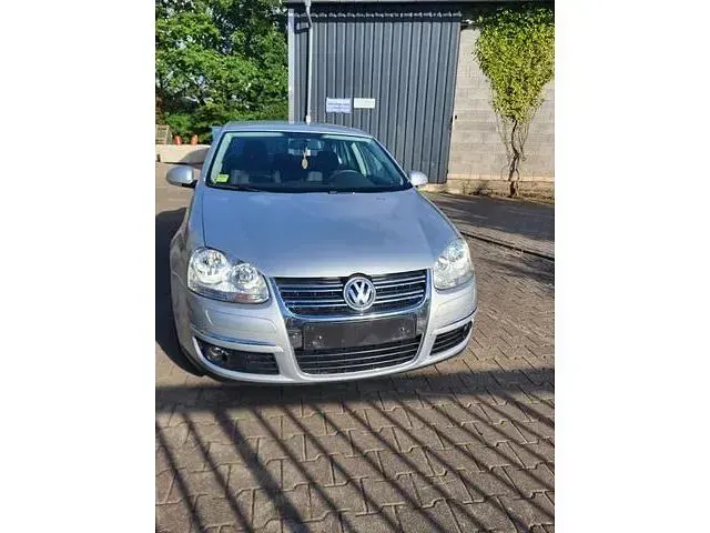 Gebraucht VW Jetta Comfortline 122 PS (89 kW) 2009 Silber Limousine