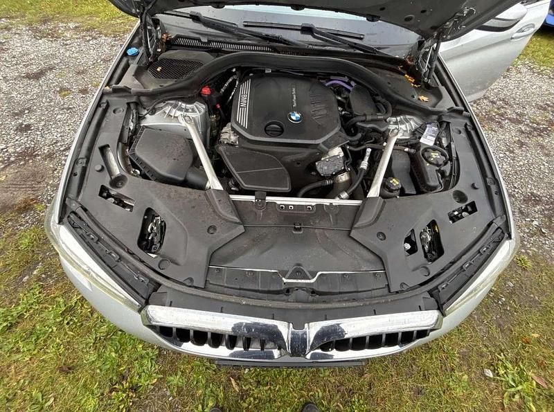 Gebraucht BMW 520 190 PS (139 kW) 2021 Silber Kombi