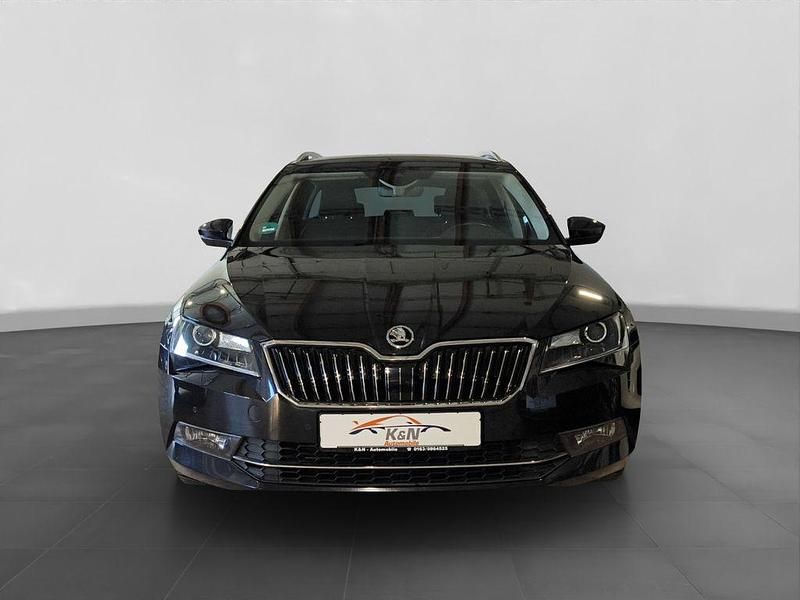 Gebraucht Skoda Superb Ambition 150 PS (110 kW) 2017 Schwarz Kombi