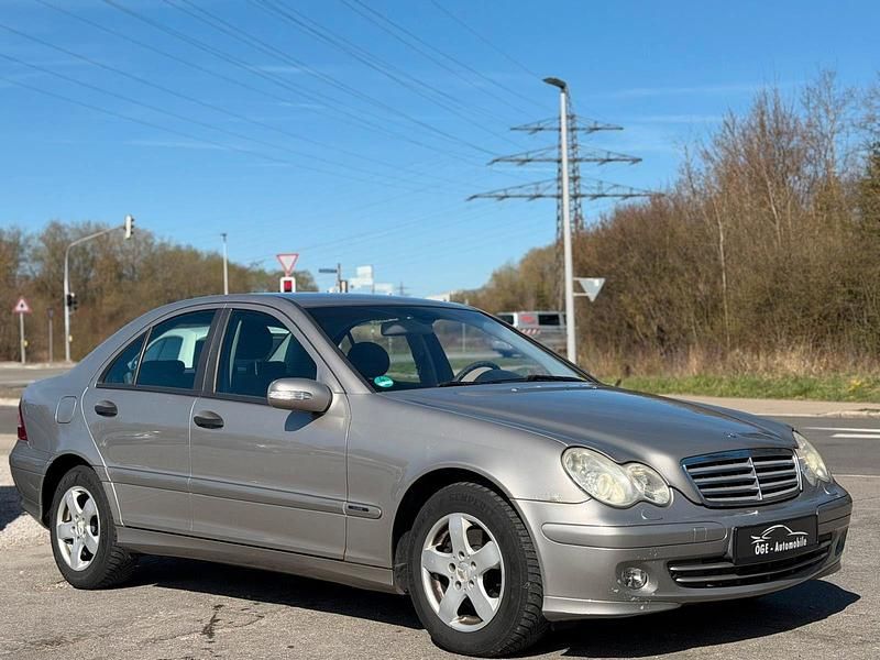 Gebraucht Mercedes C180 143 PS (105 kW) 2004 Cubanitsilber  metallic Limousine