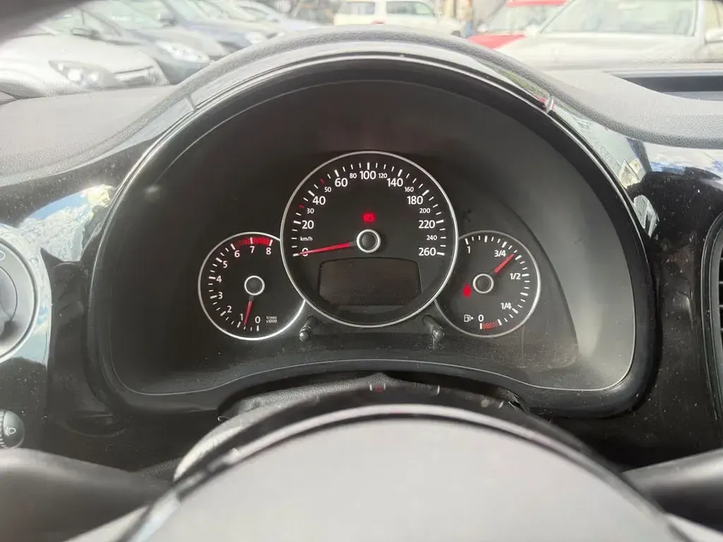 Second-hand VW Beetle Basis 105 CP (77 kW) 2012 Argintiu Hatchback