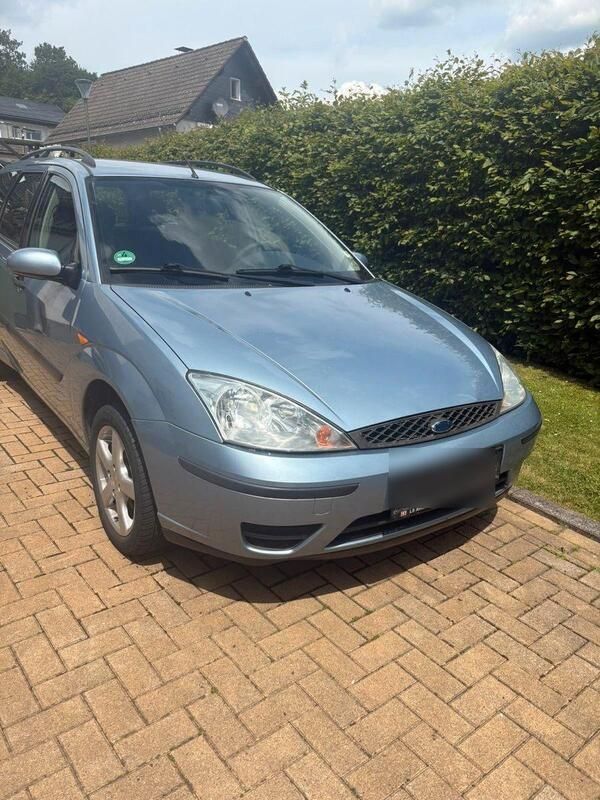 Blau Gebraucht 2004 Ford Focus Ghia Kombi | 650 € (Guter Preis) - Bild 1/4