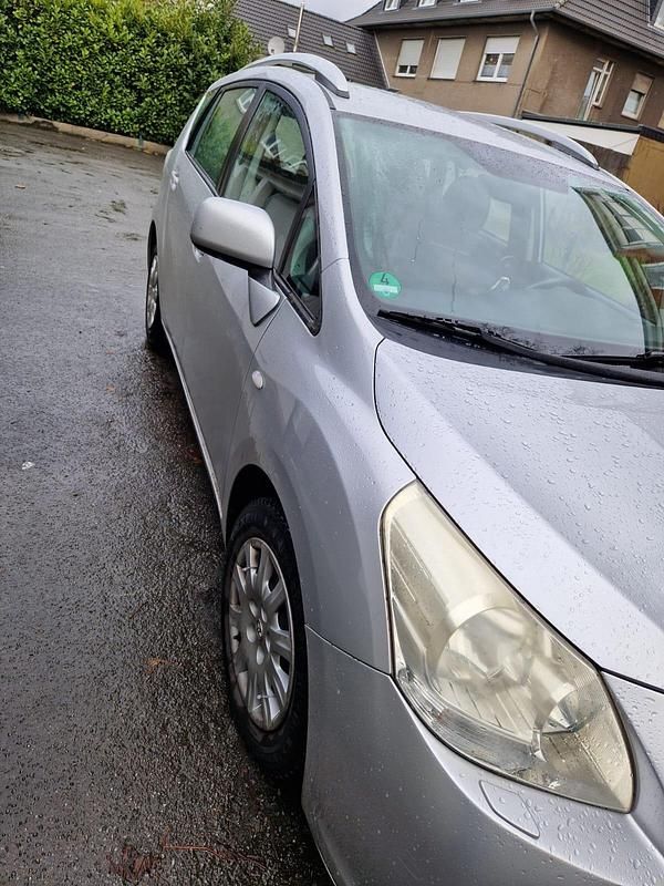 Gebraucht Toyota Verso 147 PS (108 kW) 2009 Grau Van / Kleinbus