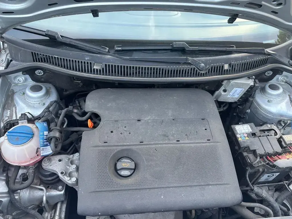 Gebraucht VW Polo Basis 75 PS (55 kW) 2005 Silber Kleinwagen