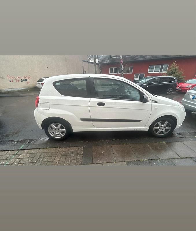 Gebraucht Chevrolet Aveo 2010 Weiß Kleinwagen