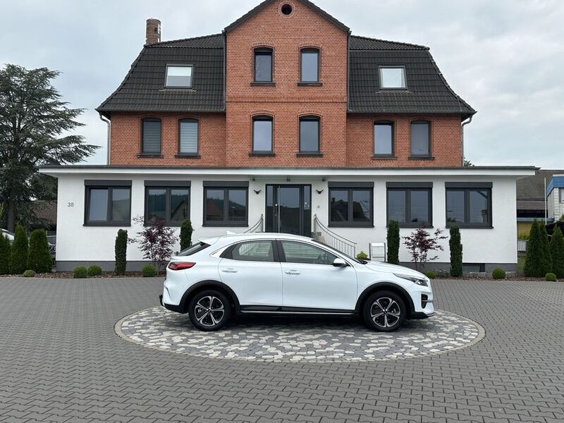 Weiß Gebraucht 2021 Kia XCeed Vision SUV | 18.950 € (Guter Preis) - Bild 1/4