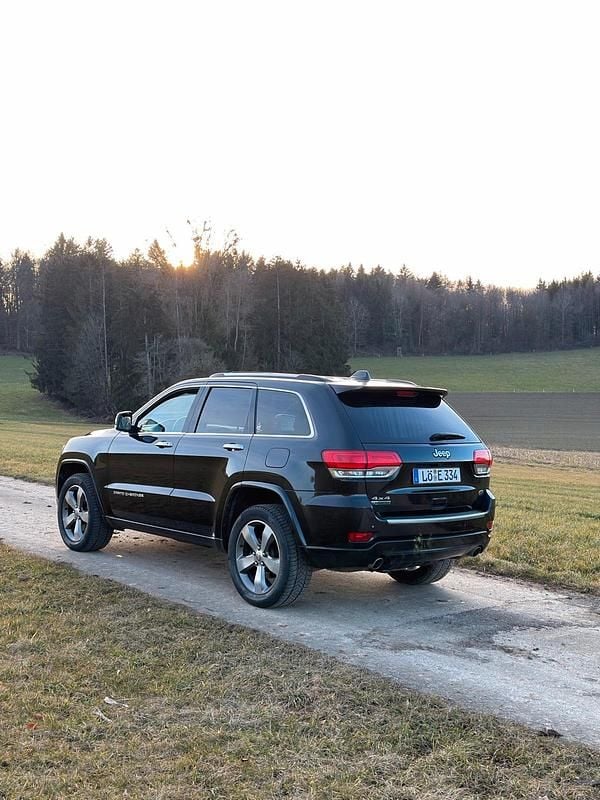 Gebraucht Jeep Grand Cherokee Overland 250 PS (183 kW) 2015 Schwarz SUV