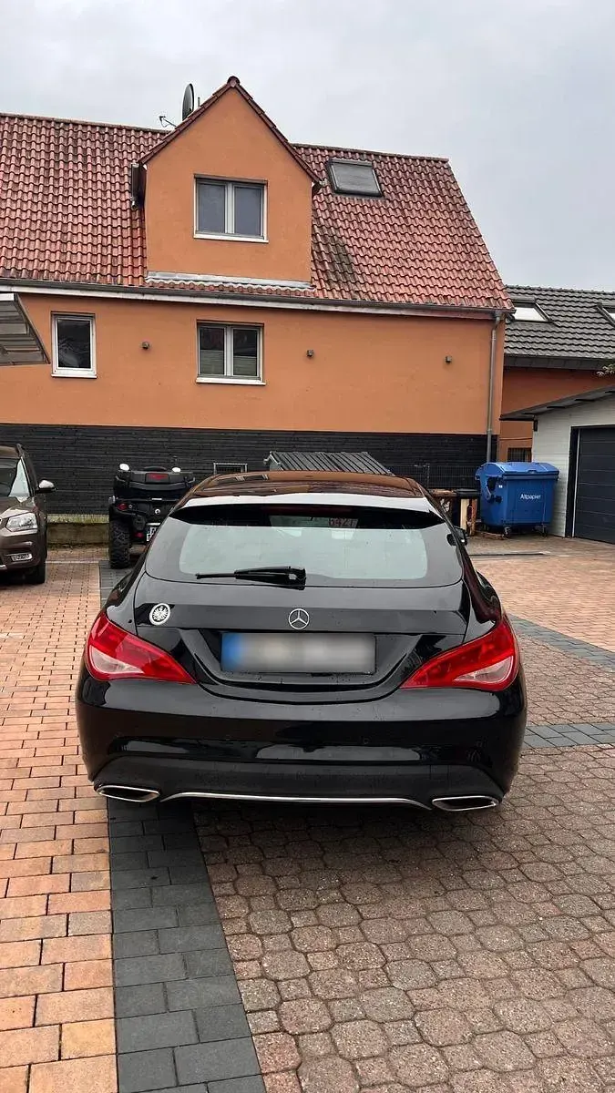 Gebraucht Mercedes CLA220 Shooting Brake 177 PS (130 kW) 2018 Schwarz Kombi