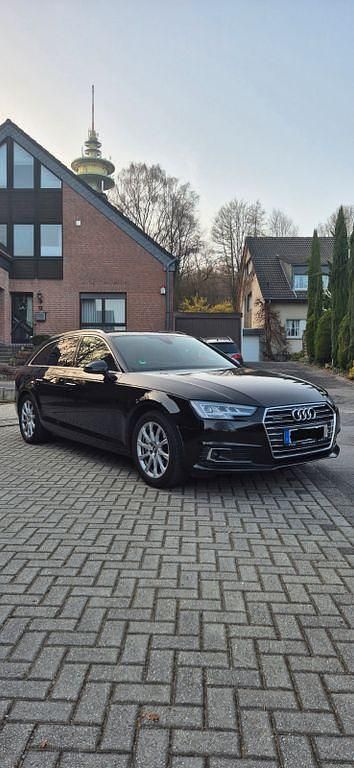 Gebraucht Audi A4 Ambiente 190 PS (139 kW) 2017 Schwarz Kombi