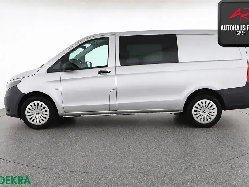 Gebraucht Mercedes Vito 163 PS (119 kW) 2022 Brillantsilber Van