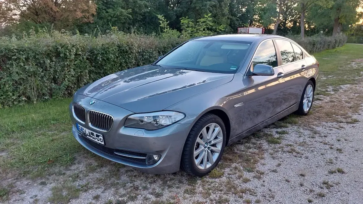 Gebraucht BMW 528 258 PS (189 kW) 2010 Grau Limousine