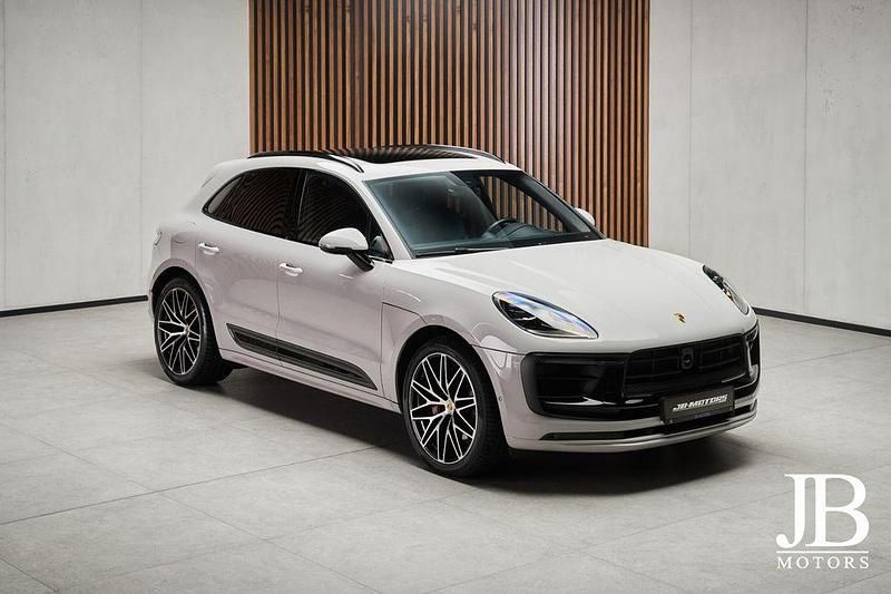 Grau Gebraucht 2023 Porsche Macan S Sport SUV | 84.850 € - Bild 1/4