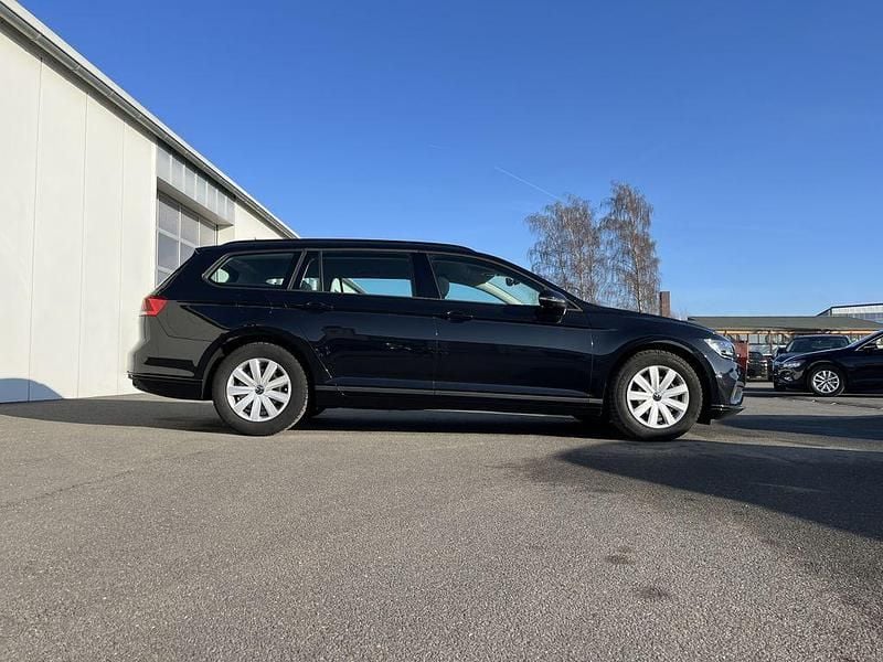 Gebraucht VW Passat Conceptline 150 PS (110 kW) 2022 Deep black Kombi