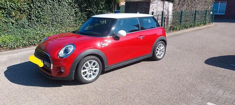 Second-hand Mini Cooper 136 CP (100 kW) 2017 Roșu Hatchback
