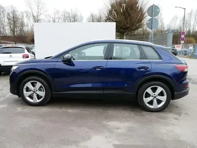 Second-hand Audi Q4 e-tron 150 kW (204 CP) 2023 Albastru SUV
