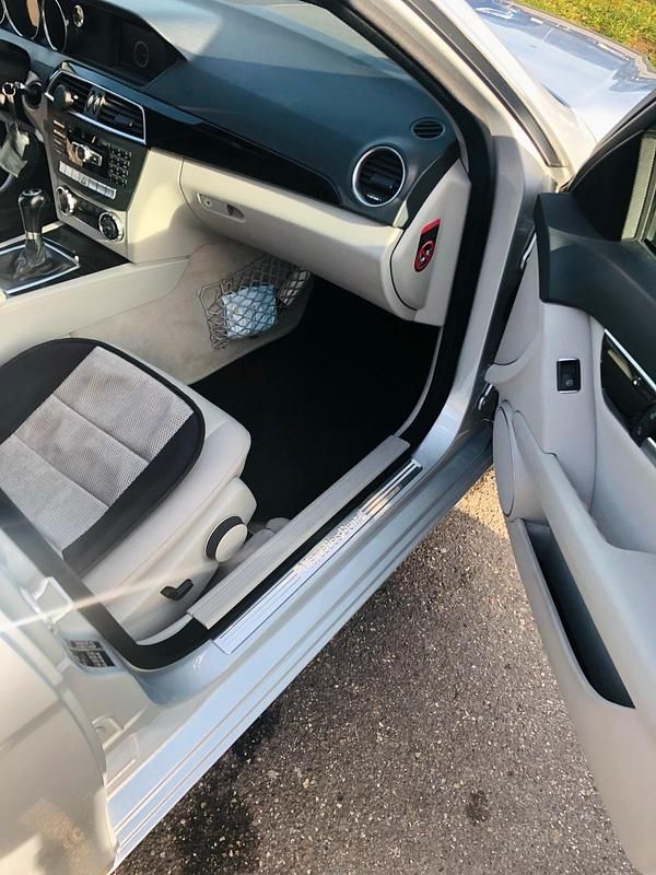 Gebraucht Mercedes C220 170 PS (125 kW) 2012 Silber Kombi