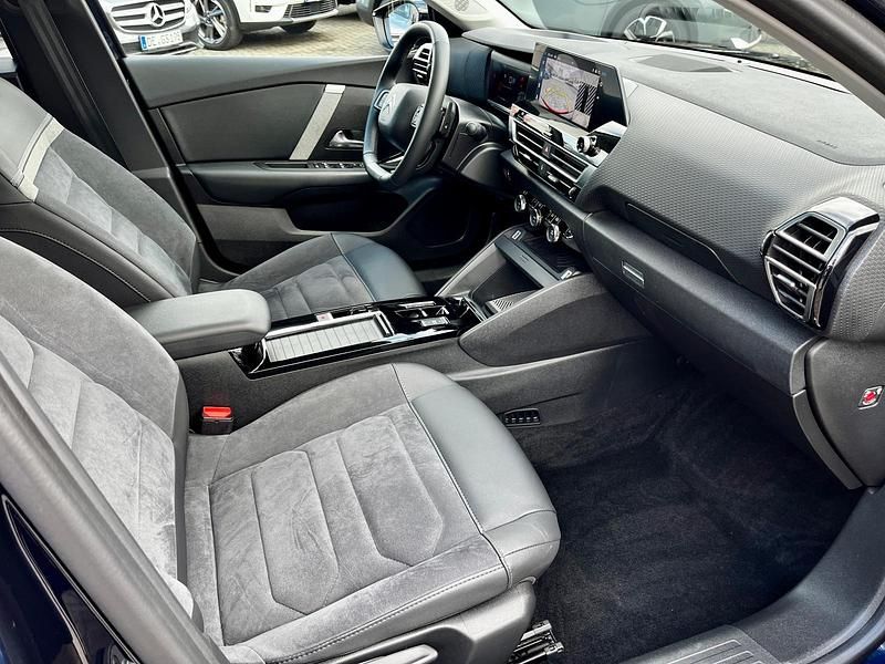 Gebraucht Citroën C4 136 PS (100 kW) 2024 New dark blue SUV