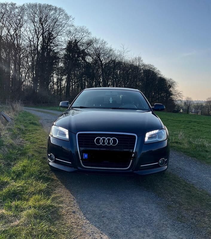 Blau Gebraucht 2012 Audi A3 Kleinwagen | 4.899 € (Guter Preis) - Bild 1/4