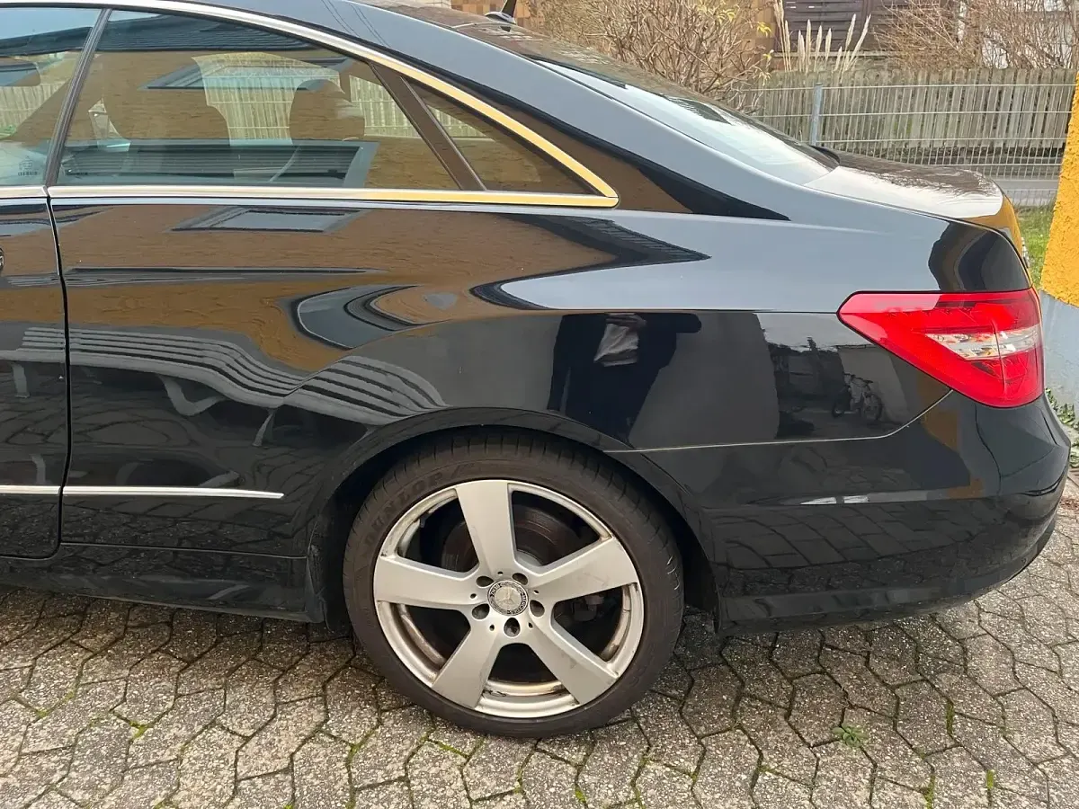 Gebraucht Mercedes E350 265 PS (194 kW) 2013 Schwarz Coupé