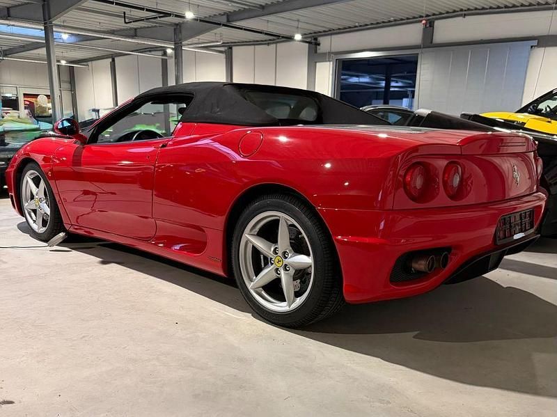 Gebraucht Ferrari 360 400 PS (294 kW) 2004 Rot Cabrio