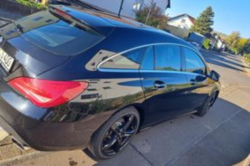 Gebraucht Mercedes CLA180 122 PS (89 kW) 2016 Schwarz Limousine