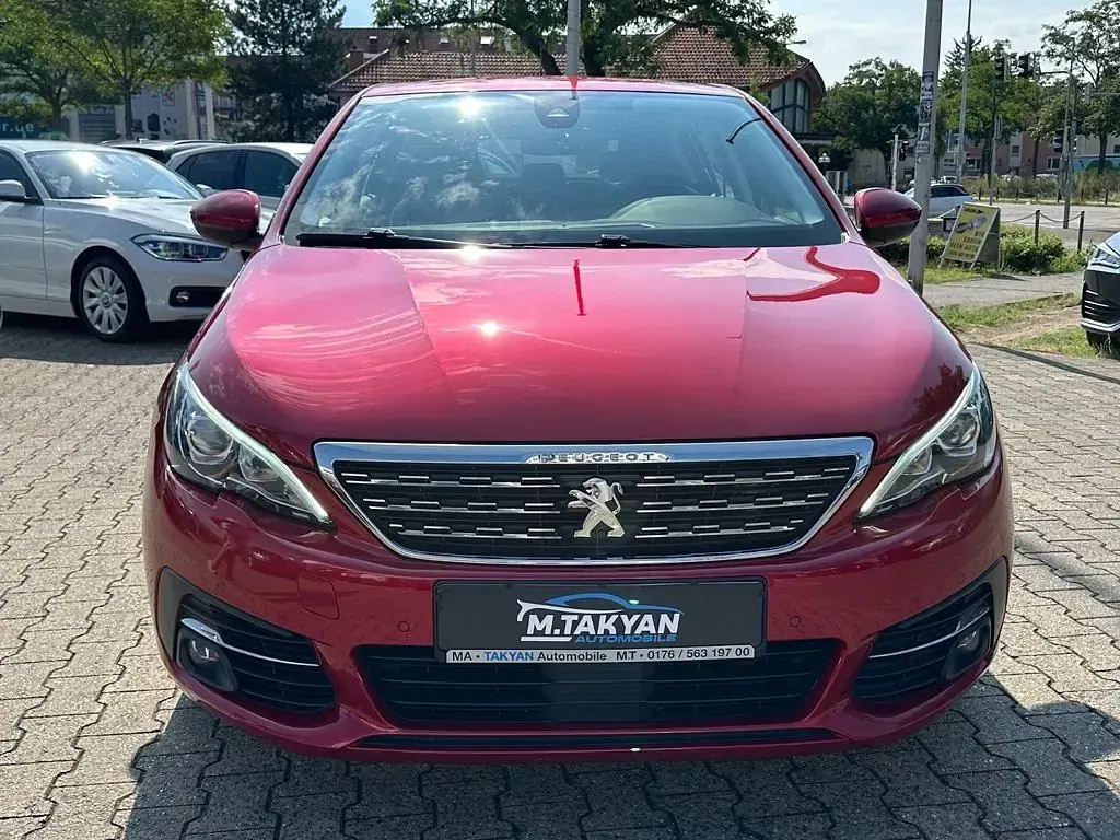 Gebraucht Peugeot 308 Allure 131 PS (96 kW) 2018 Rot Limousine