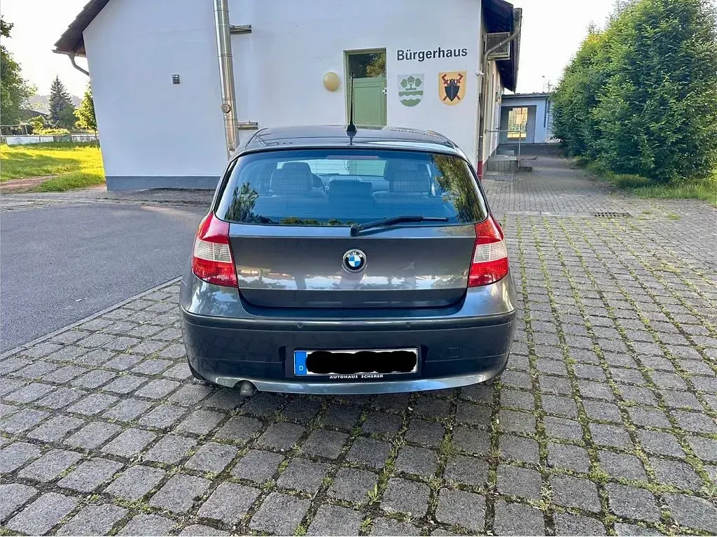Gebraucht BMW 118 122 PS (89 kW) 2005 Grau Kleinwagen