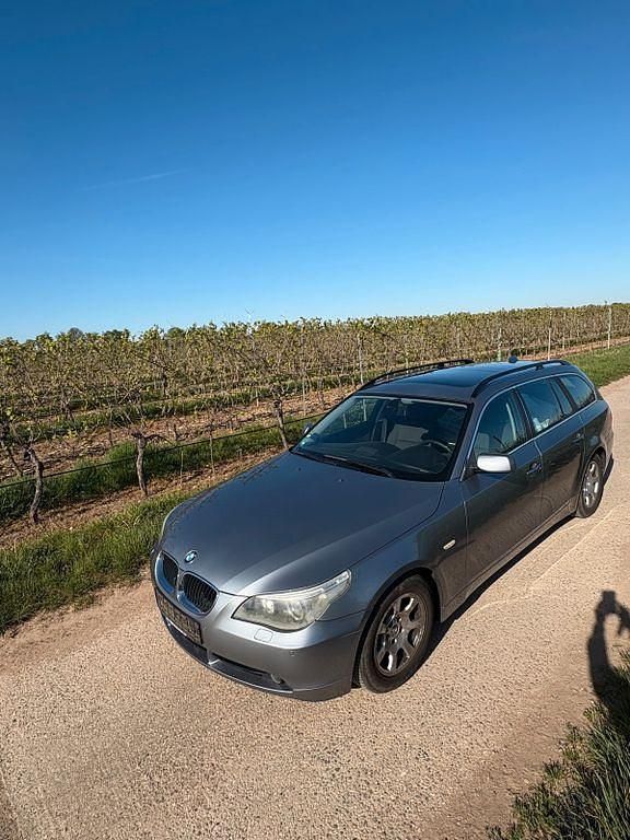 Gebraucht BMW 525 192 PS (141 kW) 2005 Grau Kombi