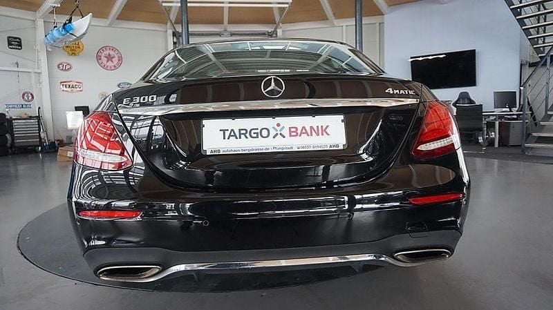 Gebraucht Mercedes E300 Avantgarde 245 PS (180 kW) 2018 Schwarz Limousine