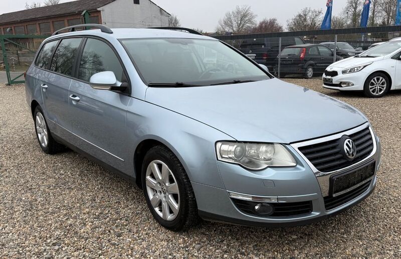 Blau Gebraucht 2009 VW Passat Sportline Kombi | 2.790 € (Guter Preis) - Bild 1/4