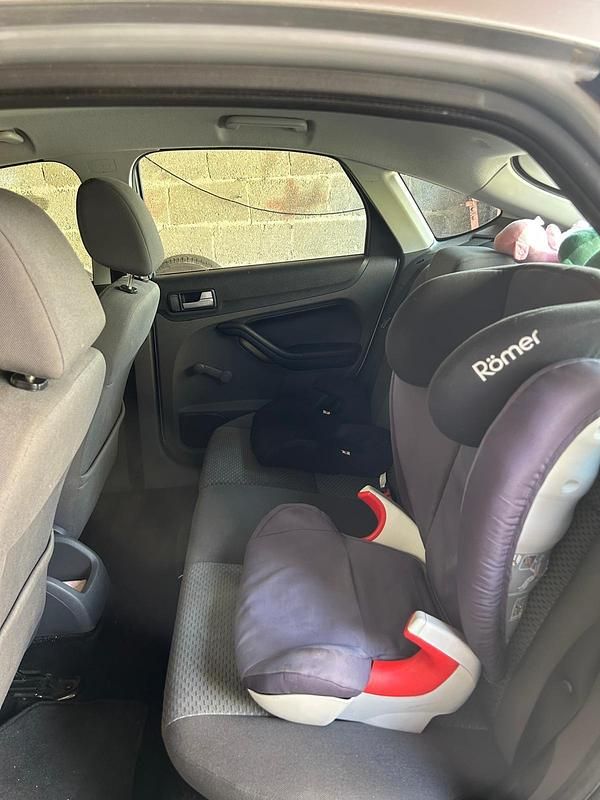 Usata Ford Focus 101 CV (74 kW) 2007 Argento Berlina