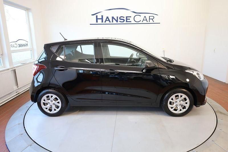 Gebraucht Hyundai i10 Select 67 PS (49 kW) 2019 Schwarz Kleinwagen