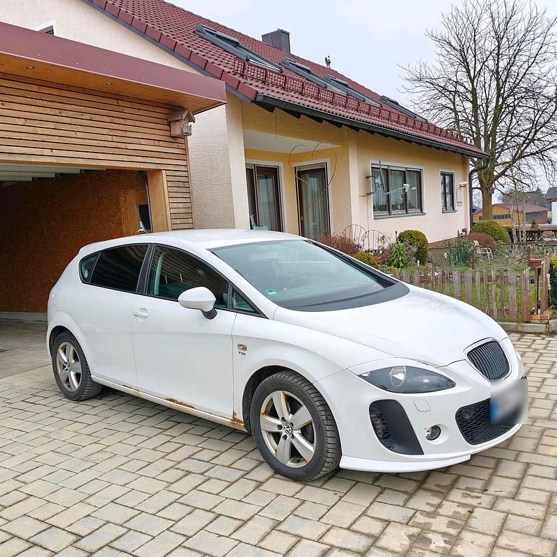 Gebraucht Seat Leon 125 PS (91 kW) 2009 Weiß Kleinwagen