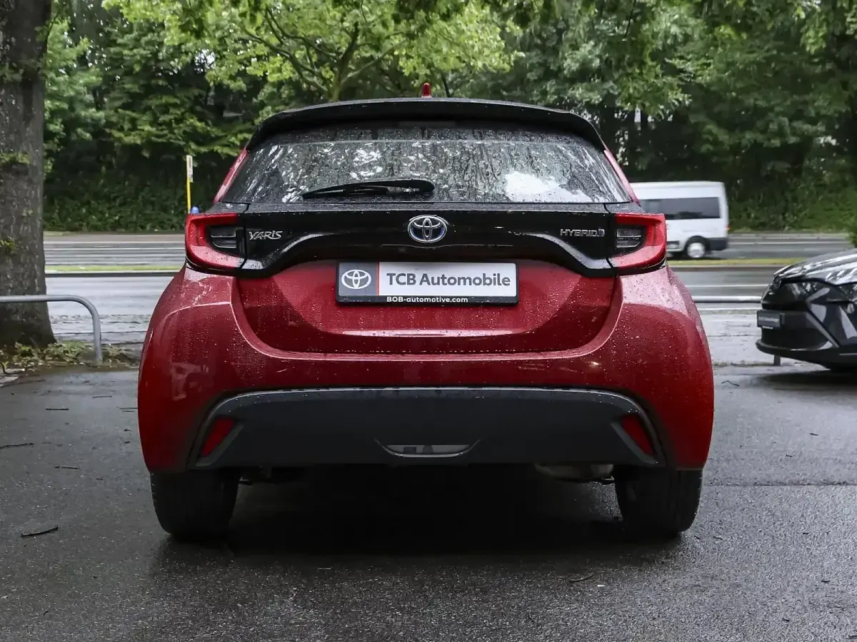 Gebraucht Toyota Yaris Basis 116 PS (85 kW) 2020 Tokiorot perleffekt Kleinwagen