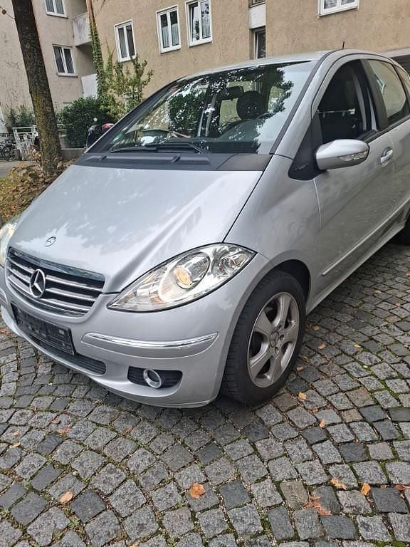 Silber Gebraucht 2004 Mercedes A170 Avantgarde Van / Kleinbus | 1.950 € (Fairer Preis) - Bild 1/4
