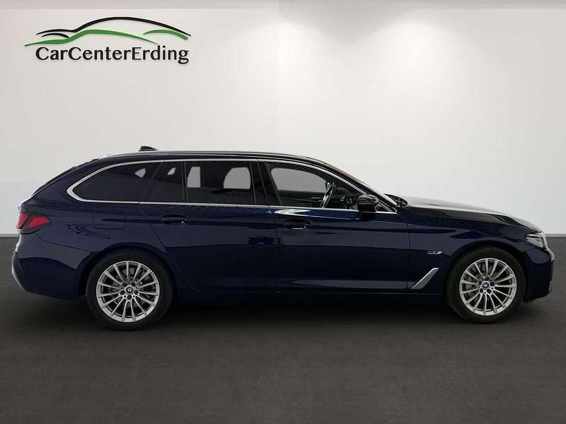 Gebraucht BMW 520 204 PS (150 kW) 2022 Tansanitblau Kombi