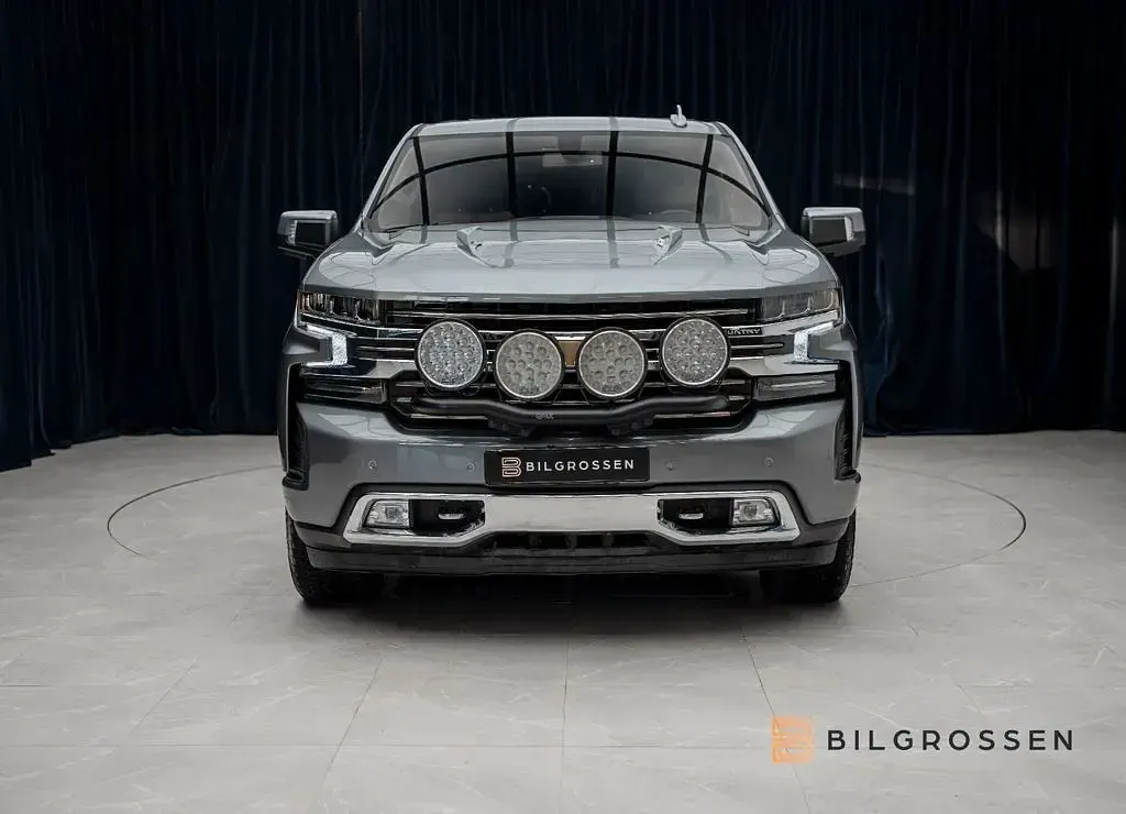 Gebraucht Chevrolet Silverado 426 PS (313 kW) 2022 Grau SUV