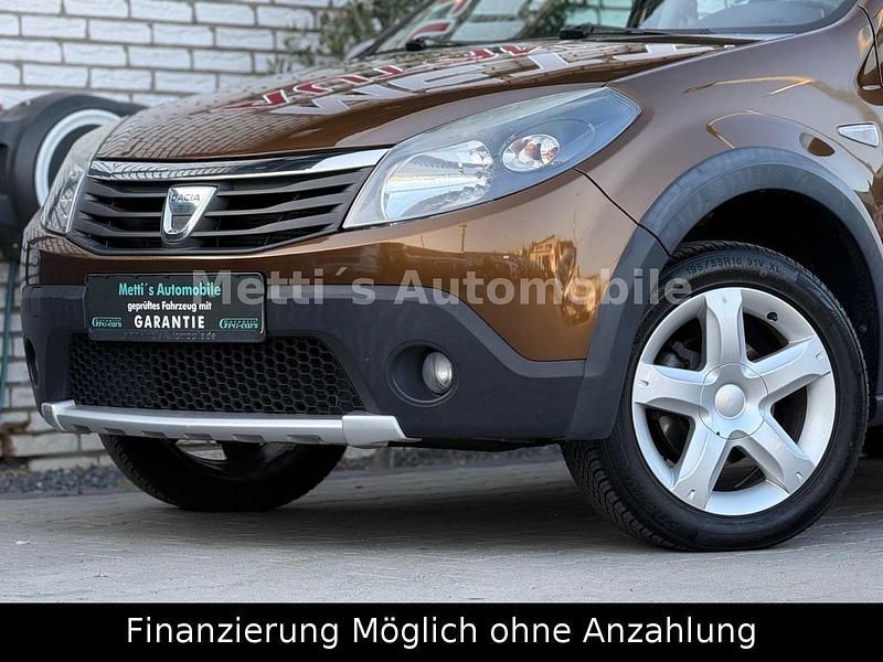 Gebraucht Dacia Sandero Stepway 84 PS (61 kW) 2012 Braun Kleinwagen