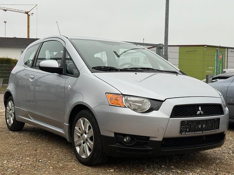 Gebraucht Mitsubishi Colt 75 PS (55 kW) 2012 Silber Kleinwagen
