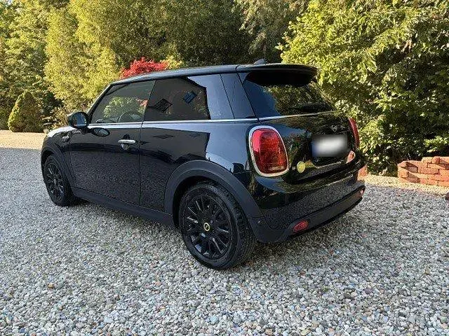 Gebraucht Mini Cooper SE 135 kW (184 PS) 2023 Schwarz Kleinwagen