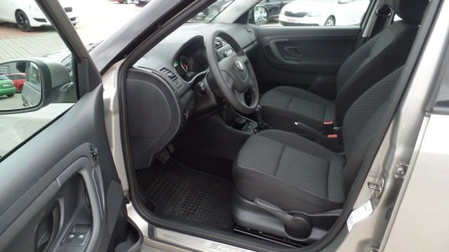 Gebraucht Skoda Fabia Comfort 105 PS (77 kW) 2010 Beige metallic Kleinwagen