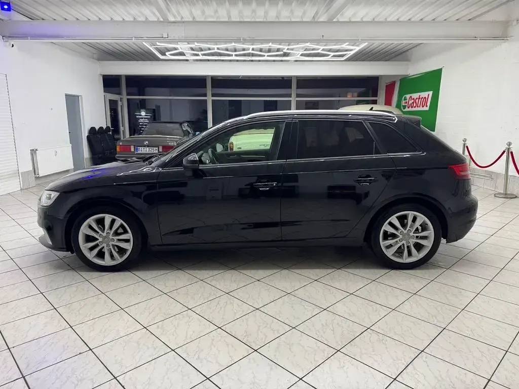 Second-hand Audi A3 S-Line 116 CP (85 kW) 2019 Negru Berlinǎ