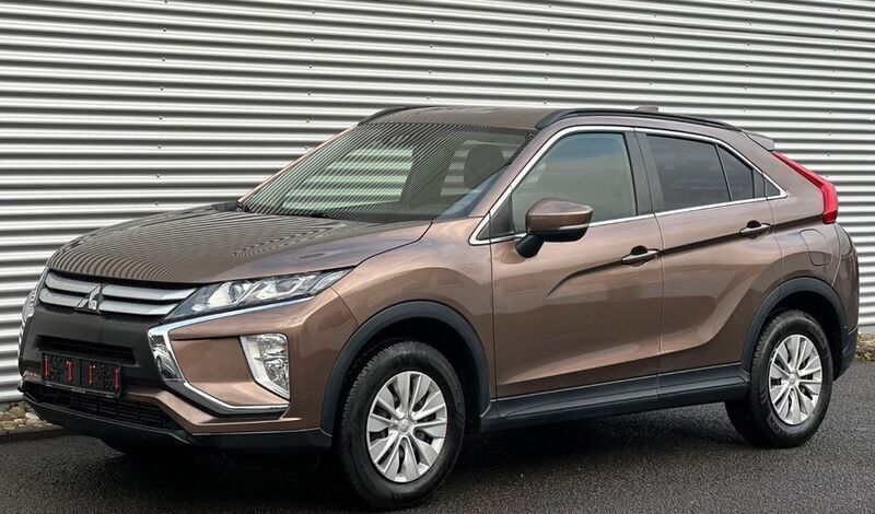Braun Gebraucht 2019 Mitsubishi Eclipse Cross Edition SUV | 12.900 € (Fairer Preis) - Bild 1/4