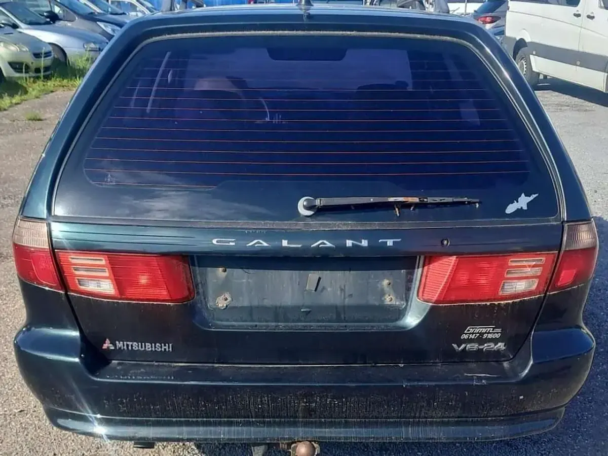 Gebraucht Mitsubishi Galant 163 PS (119 kW) 1998 Grün Kombi