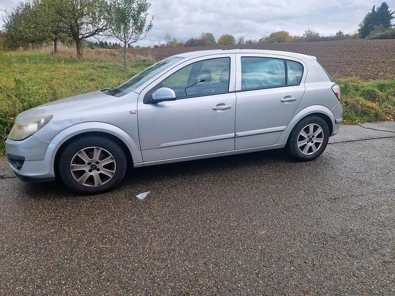 Silber Gebraucht 2006 Opel Astra Limousine | 990 € (Superpreis) - Bild 1/4