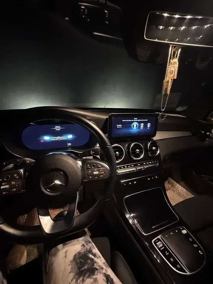 Gebraucht Mercedes GLC200 AMG line 163 PS (119 kW) 2021 SUV