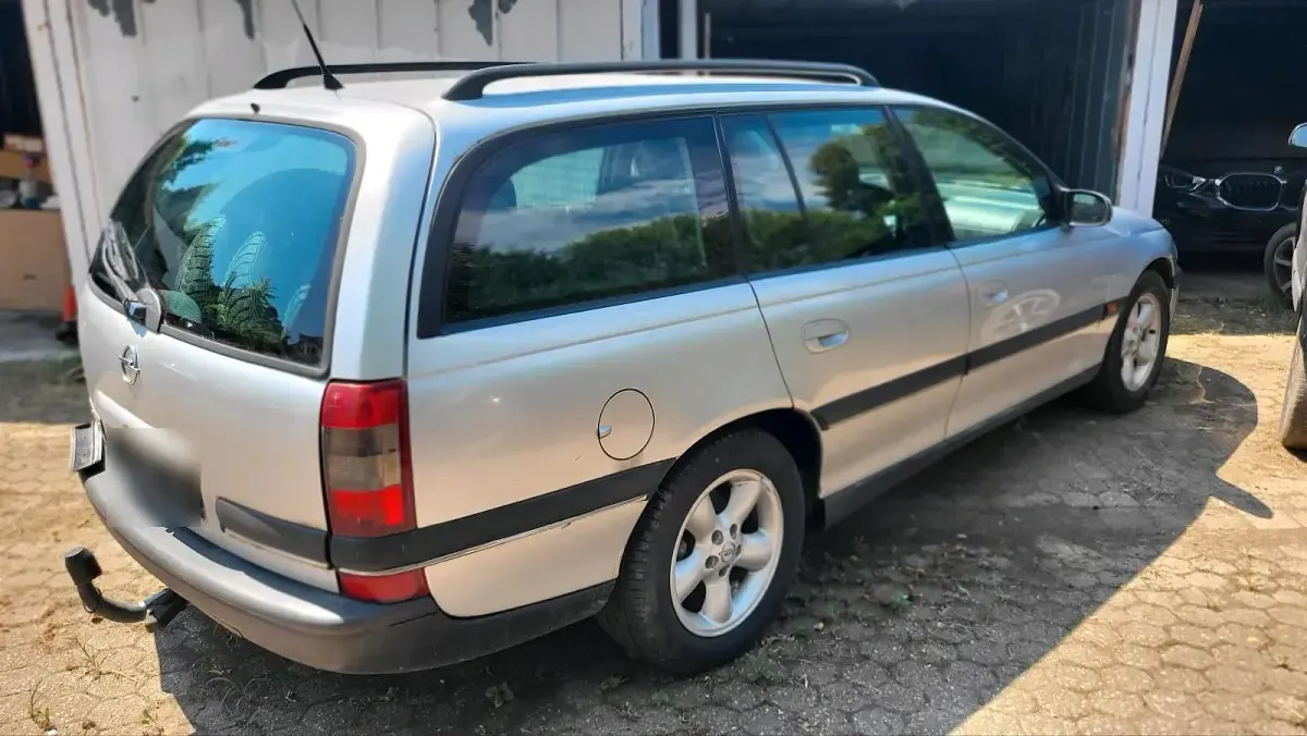 Gebraucht Opel Omega 166 PS (122 kW) 1999 Grau Kombi